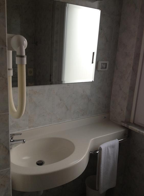 Hotel Mareblu Senigallia Phòng bức ảnh